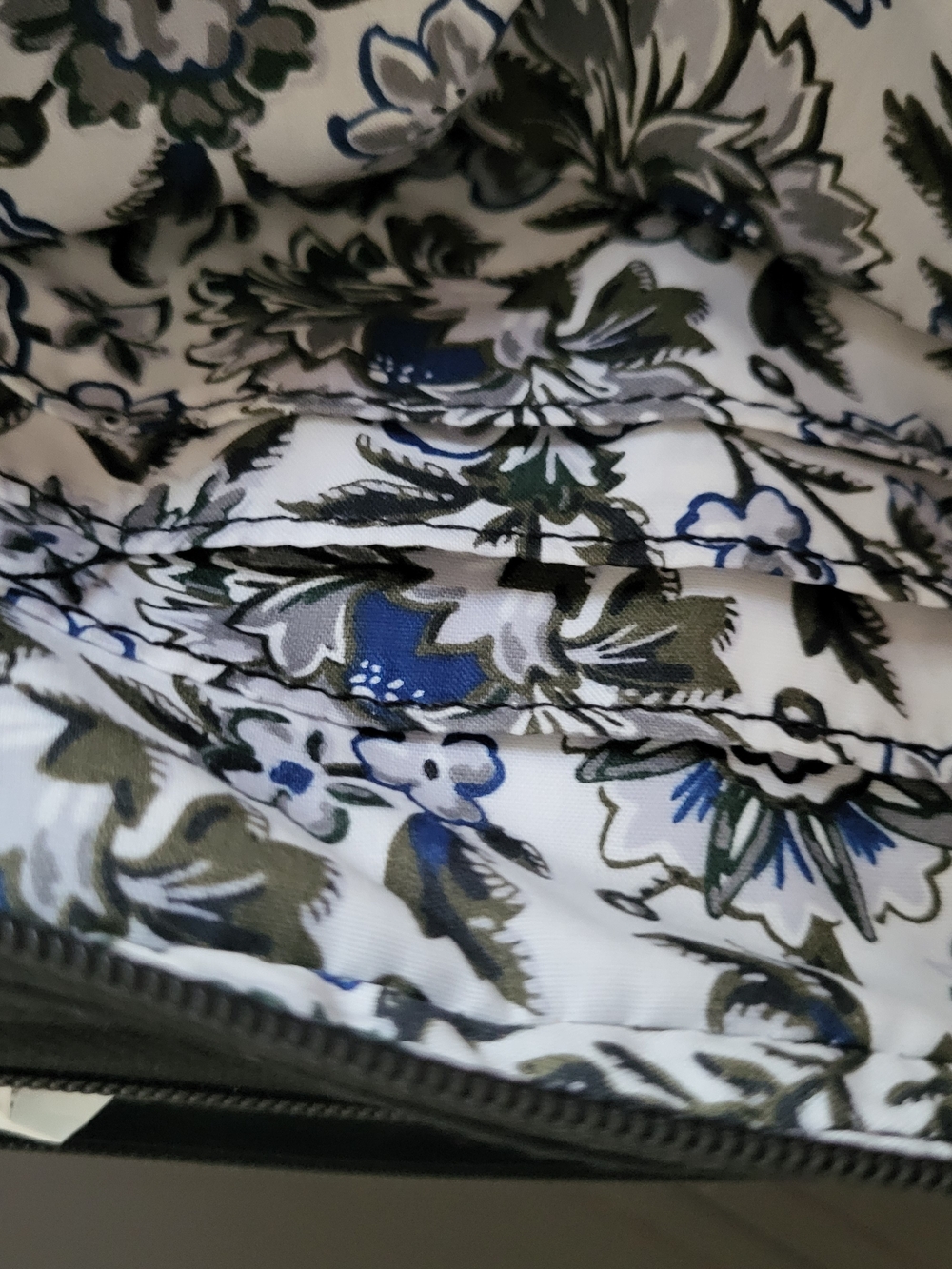 Vera Bradley Cotton Mini Evie Crossbody Purse - Picture 8 of 10